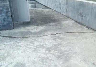 宁陕楼顶漏水维修公司分享下如何解决卫生间隐蔽部位漏水的问题?